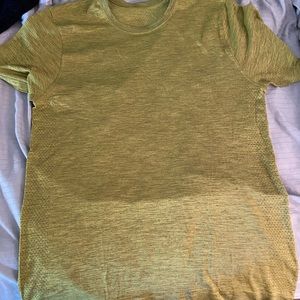 Green lululemon t shirt